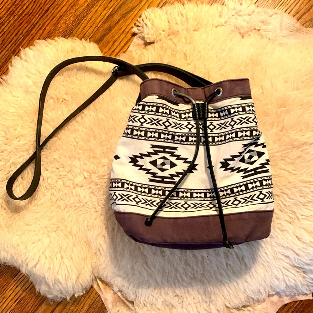 Cross Body Aztec Design Purse